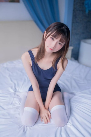 スクール水着なさわやか美少女のニーハイ美脚と青春小尻ｗｗｗ