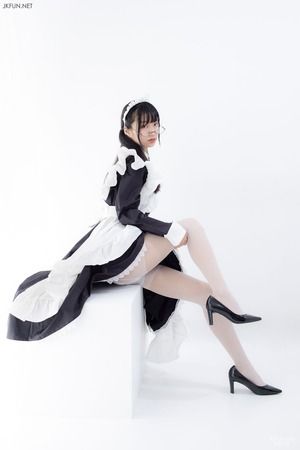 これはまた脚フェチの♡を鷲掴みにする正統派メイドさんですねｗｗｗｗ
