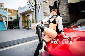 バイクにスポーツカー!絵になる美脚コスプレイヤーの脚フェチエロス! 画像