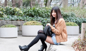 ロングへア女子と黒ニーソ＆ふわもこソックスでハメハメwww 2