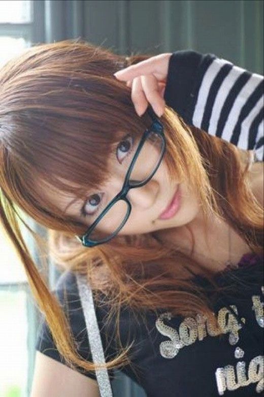 ぶっとい太もものロリ校生がお小遣い欲しさにエッチな写メ撮らせてくれる画像 ロリ少女専科