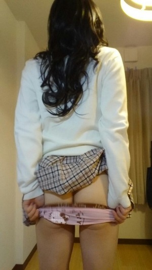画像： こやつできるぞwwwJK制服に子供パンツでエロ自撮りする素人JDがイイ！ 11枚