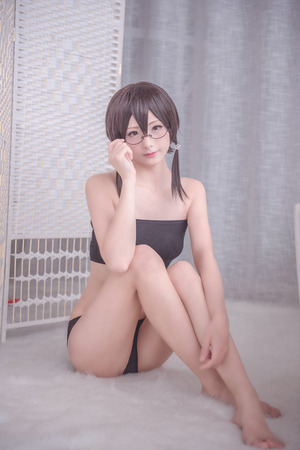  透明感にグっとくるメガネ美少女のしなやかボディのエロス画像！ 3