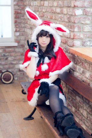 画像：パンツだけ下ろして即ハメしたいうさ耳サンタな美少女コスプレ画像www 8枚