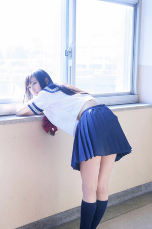 【清楚系】シコリティ↑↑なJKのパンチラ＆生足ふとももエロス画像w【２８枚】 20