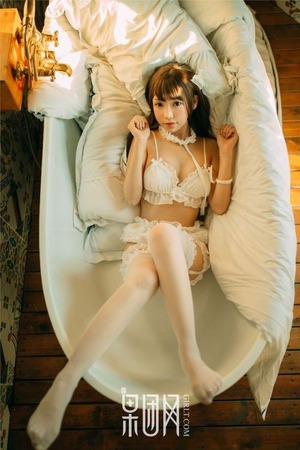 【清楚系】美少女の白ランジェリーはほんと目の保養ですわwww 5