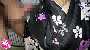 【しっとり系ビッチ】和装着物で行列フェラ＆たくし上げ立ちバック！ 5
