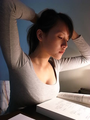【おっぱいビッチ】乳首は見えてないけど十分すぎるほどエロい乳フェチ画像！【26枚】 4