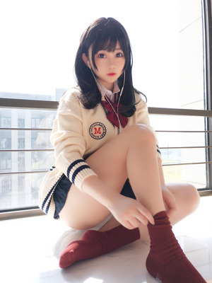 これは良い太もも！スベスベ肉感な美少女制服コスプレイヤー！ 2