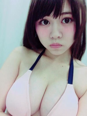若干のヤンデレオーラがエロい爆乳ちゃんの自撮り＆水着画像！ 12