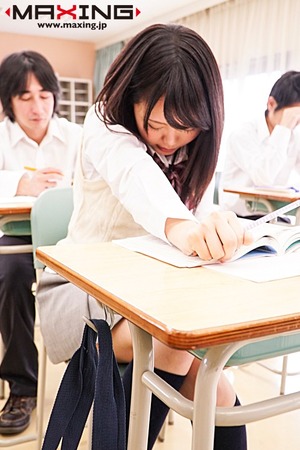 【清楚系ビッチ】校内のいろんなところでハメハメするアイドルJKwww 2