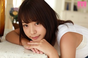 健康的で爽やかな美少女１９歳がＡＶデビュー！カワイイ顏にビュルっと顔射ｗ 2