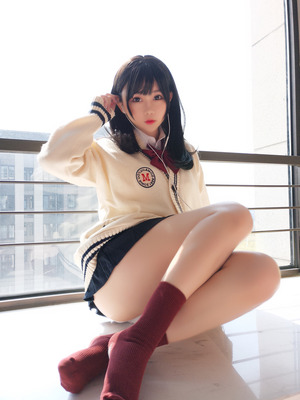  これは良い太もも！スベスベ肉感な美少女制服コスプレイヤー！ 3