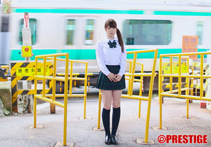 マ〇コも乳首もピンク色！清楚18歳が本数限定でＡＶデビュー！この子はシコい！ 2
