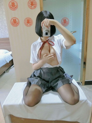 ナイスおっぱい！美乳＆巨乳な自撮りちゃんのエロス！ 5