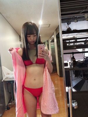 ま○こも見せるよｗｗｗ鏡を使ってエロスアピールする意識高い系清楚ビッチｗｗｗ 6