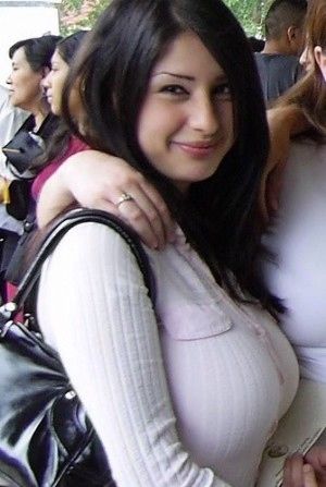 【おっぱいビッチ】乳首は見えてないけど十分すぎるほどエロい乳フェチ画像！【26枚】 25