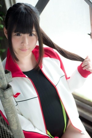 ジャージ女子の脱ぎ掛け青春エロス画像！ 2