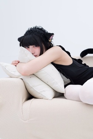 黒髪ロングな美少女のバニーメイドさんがぐうかわwwww 4