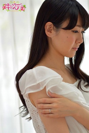 【清楚系ビッチ】美脚スレンダーな若妻の恥じらいセクロスがイイ(・∀・)！