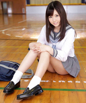 【清楚系ビッチ】みんな大好きパンツ見せJKのエログラビア！ 6