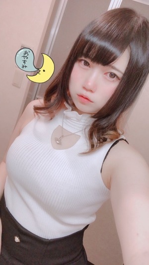 谷間を見せつけるスキル↑↑ｗｗｗデカパイ女子のサービスエロ自撮りｗｗｗ 14