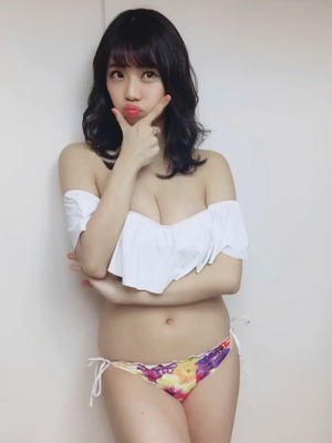 極上くびれ巨乳ボディにフェラの上手そうなクチビル！ 鈴木ふみ奈画像 11