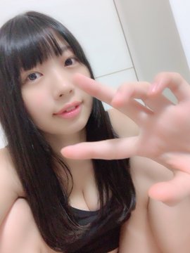 愛され巨乳顏！今1番抜ける巨乳AV女優・桐谷まつりちゃんの自撮り＆オフショ25枚 9