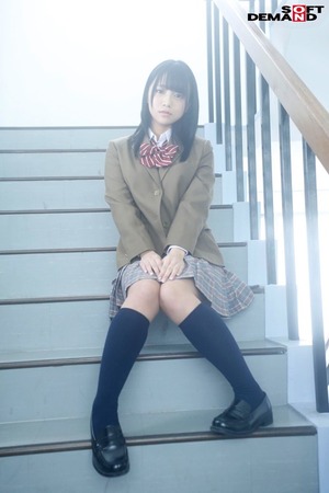 SOD専属から専属デビューする逸材!高美はるかちゃんがJK制服似合っちゃって体育倉庫3Pwww