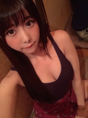 「私、巨乳なんです」自撮りでイイネ稼ぎｗ承認欲求女子のおっぱい強調自撮りｗｗｗ 13
