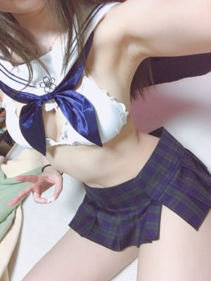 巨乳にエロコス！自撮り系ビッチのセクシーアピール画像！ 20