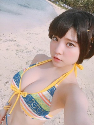 １日の疲れを癒すデカパイ女子のおっぱいアピール自撮り画像ｗｗｗ 16