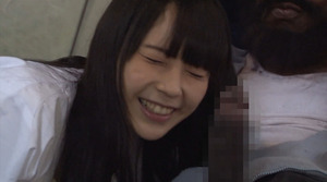 【清楚系ビッチ】黒人のデカマラでアへアへにされてメス顔を晒す黒髪日本女子www 21