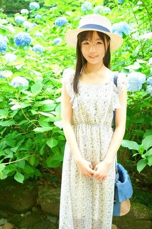 麦わら帽とワンピースの似合う18歳の清楚ちゃんがAVで処女喪失デビューｗｗｗｗ