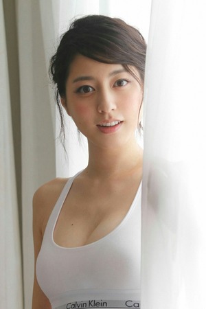 潔感とエロスが同居してるホワイトビキニ＆ホワイトランジェリーな女子画像！ 14