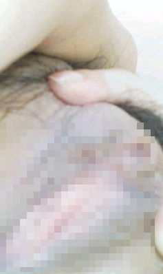 【素人ビッチ】この子、顔出しでマ○コくぱぁするって勇気あるなぁwww 10
