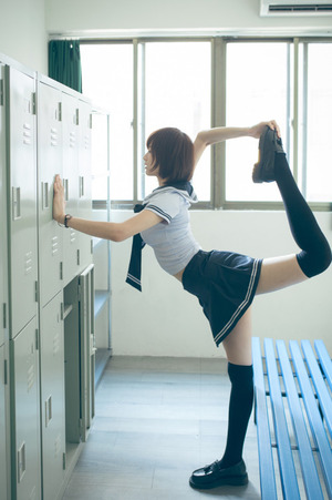 【清楚系ビッチ】黒髪女子のグっときたエロ画像！グラビア＆自撮り！ 18