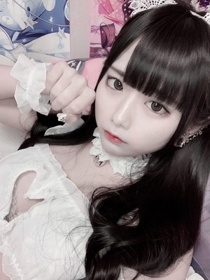 【清楚系ビッチ】Ｔｗｉｔｔｅｒでおっぱい自慢してる今どき女子のエロ自撮り！ 7
