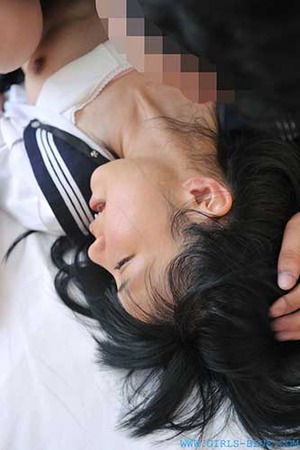 【清楚系ビッチ】お金の力に負けた清楚JK、遠慮のないピストンで中出しされるwww 28