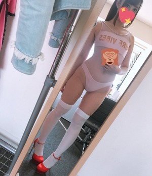 ま○こも見せるよｗｗｗ鏡を使ってエロスアピールする意識高い系清楚ビッチｗｗｗ 9
