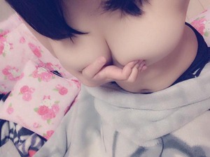 黒髪ロングなデカパイ１８歳の裏垢自撮りがたわわｗｗｗｗ 2