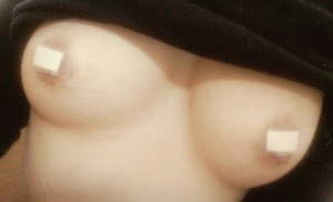  巨乳多め！乳首やマ○コを絆創膏で隠して自撮りUPする素人女子www 9
