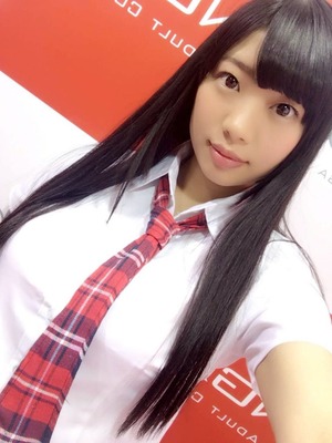 愛され巨乳顏！今1番抜ける巨乳AV女優・桐谷まつりちゃんの自撮り＆オフショ25枚 11