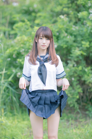 【清楚系ビッチ】お尻に太腿、おへそ。制服が似合う美少女JKのフェチ度↑↑エロスwww 11