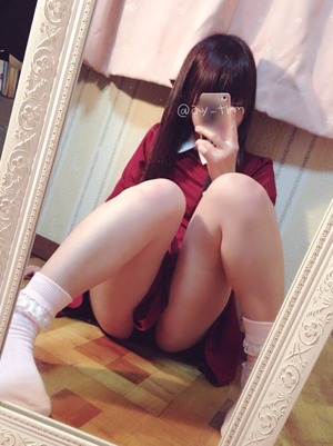 【清楚系ビッチ】自撮りで自慢のエロボディやエロコスを晒す素人女子画像！ 21