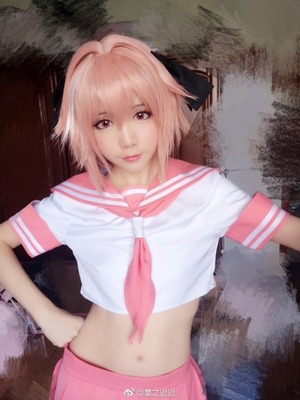 【清楚系ビッチ】エロ制服コスに美尻にランドセルwww男のツボを押すエロ画像！ 15