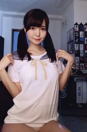  締りの良さそうなケツしてますわwwwフィギュアのようなエロい下半身www 11
