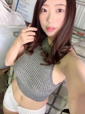 愛され巨乳顏！今1番抜ける巨乳AV女優・桐谷まつりちゃんの自撮り＆オフショ25枚 18