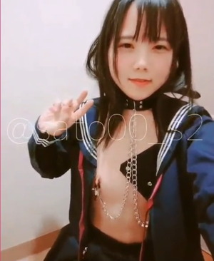 清楚ビッチの鏡wwwこじらせ美少女が顔出しでマ○コ見せダブルピース自撮り！ 6