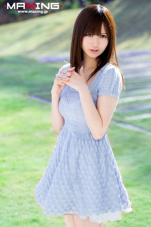 【清楚系ビッチ】この美少女がコスプレして男優のチ○ポおいしそうにしゃぶるんすよwww 3